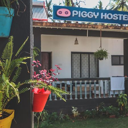 Piggy Hostel Vagator Extérieur photo