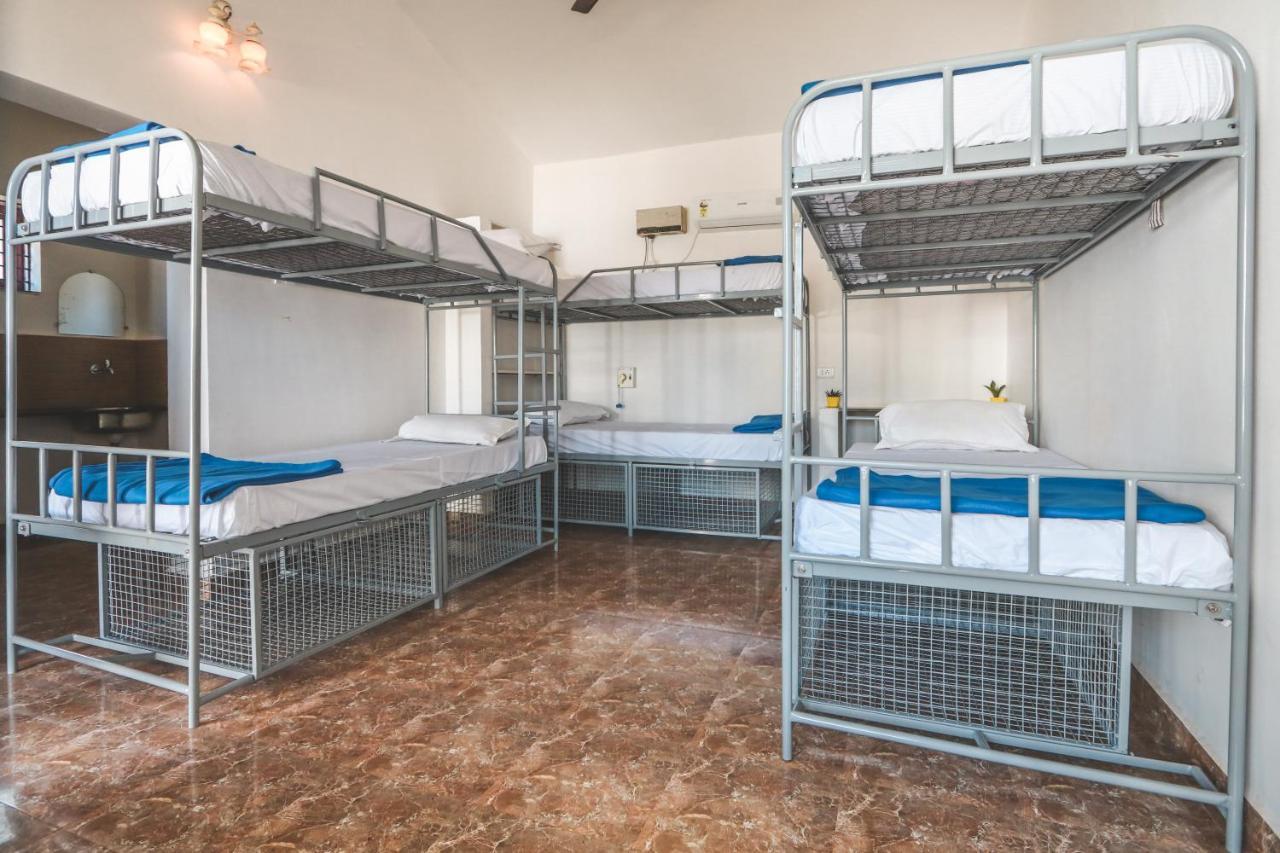 Piggy Hostel Vagator Extérieur photo