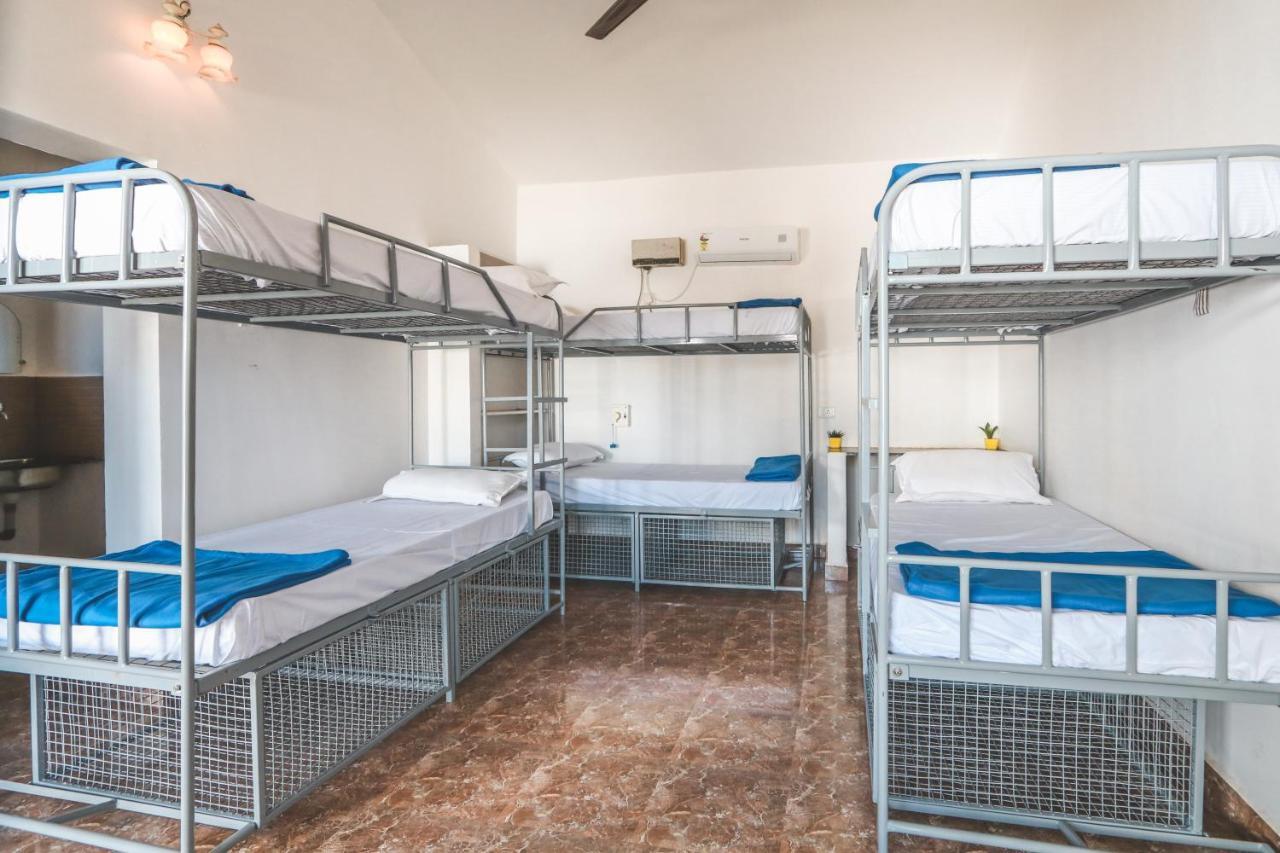 Piggy Hostel Vagator Extérieur photo